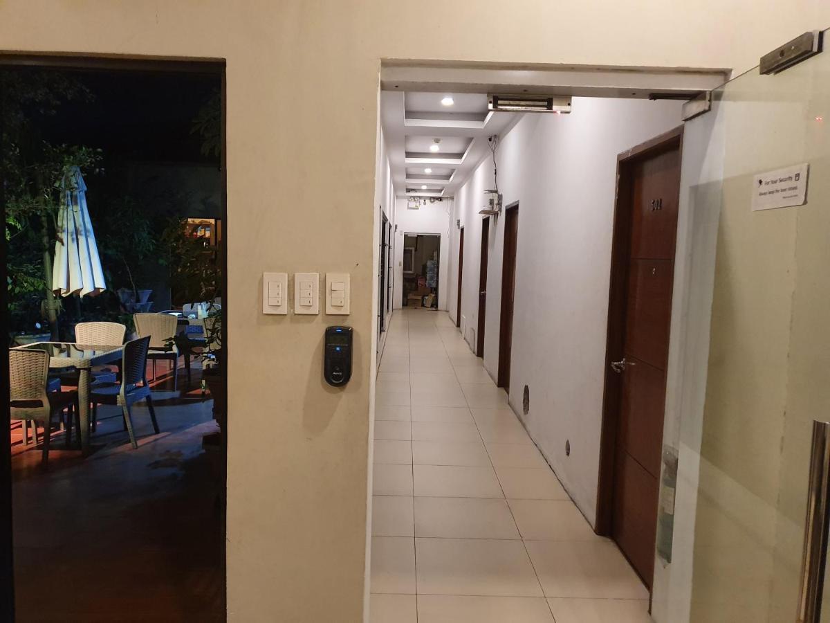 Spiral Suites Hotel Quezon City Bagian luar foto
