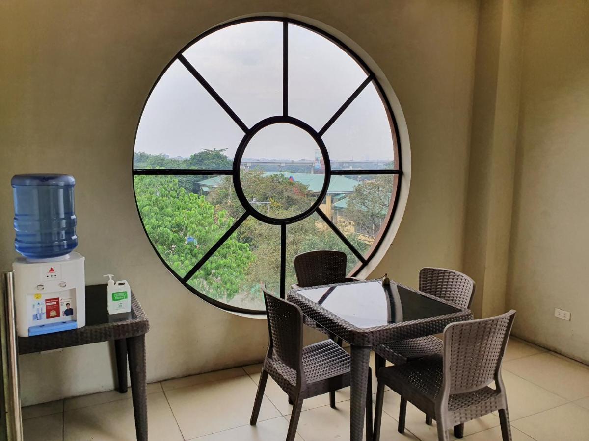 Spiral Suites Hotel Quezon City Bagian luar foto