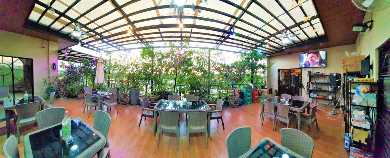 Spiral Suites Hotel Quezon City Bagian luar foto