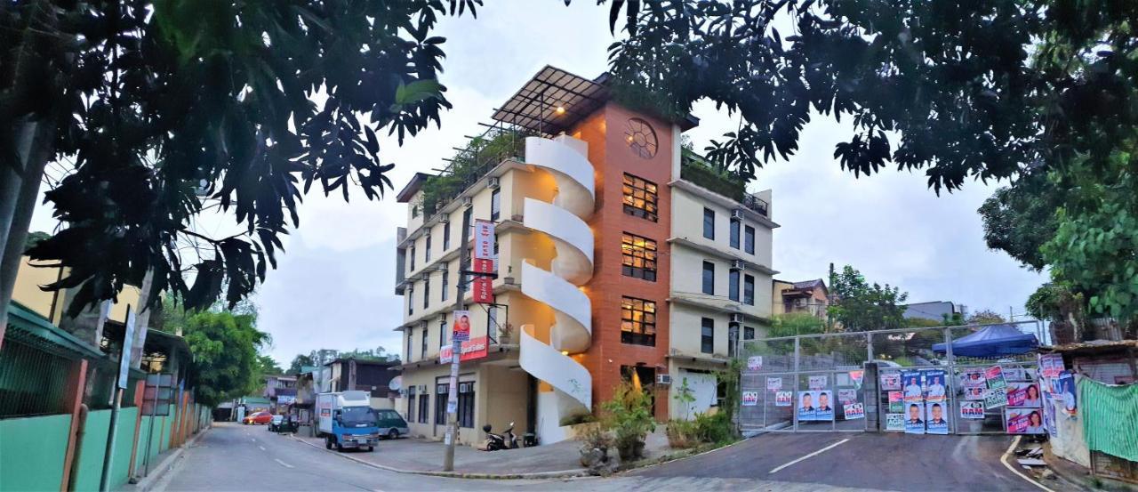 Spiral Suites Hotel Quezon City Bagian luar foto