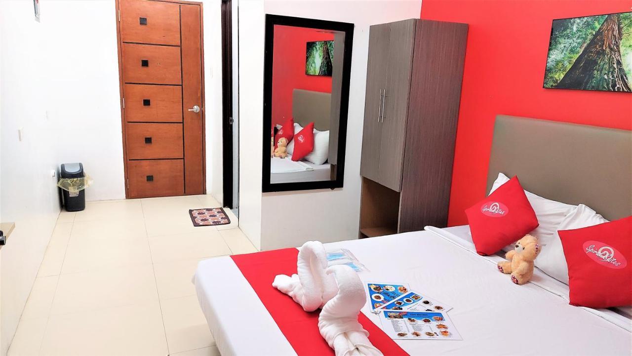 Spiral Suites Hotel Quezon City Bagian luar foto