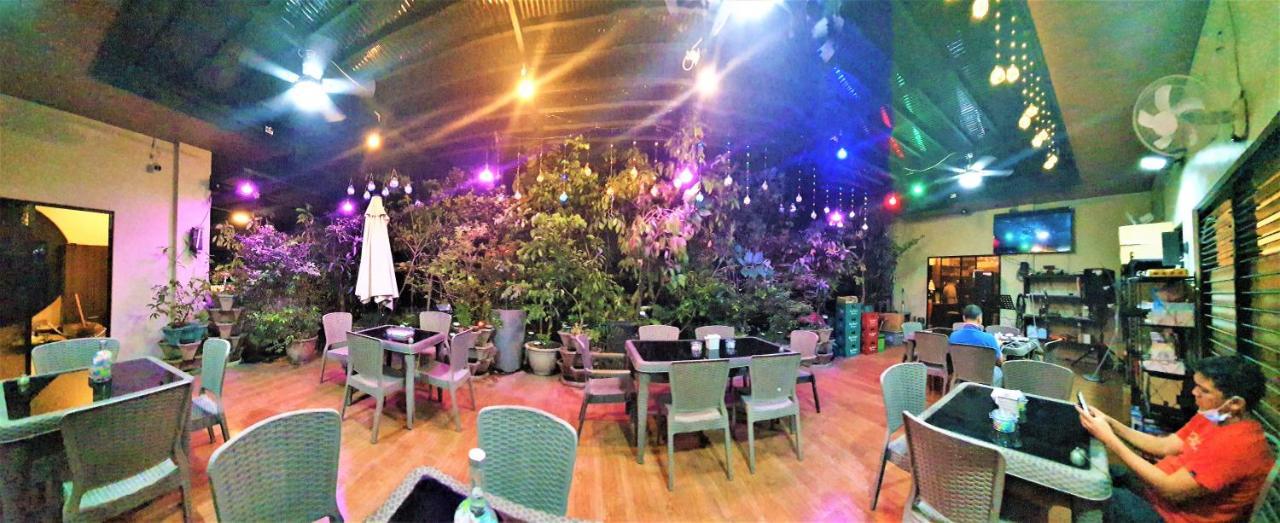 Spiral Suites Hotel Quezon City Bagian luar foto