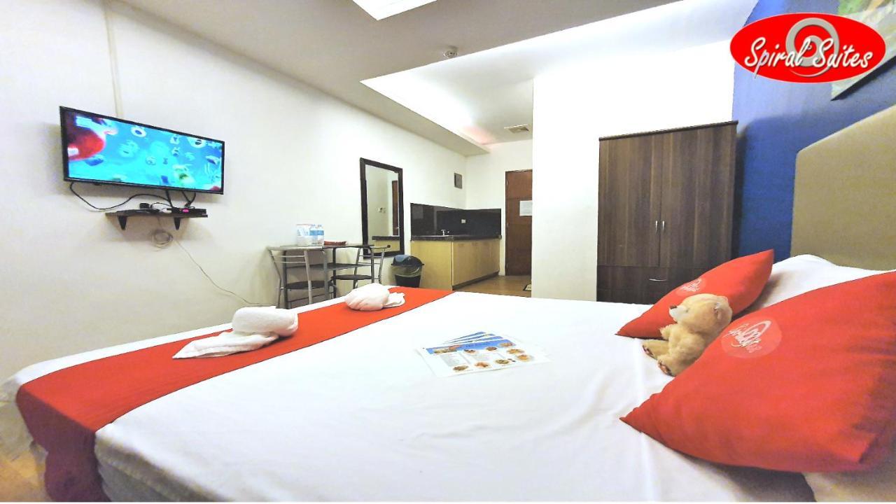 Spiral Suites Hotel Quezon City Bagian luar foto
