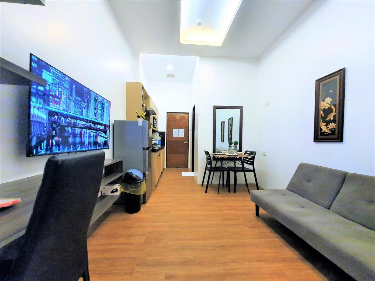 Spiral Suites Hotel Quezon City Bagian luar foto