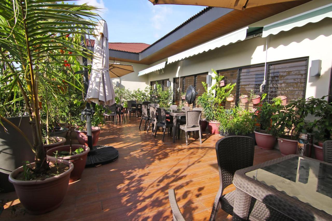 Spiral Suites Hotel Quezon City Bagian luar foto